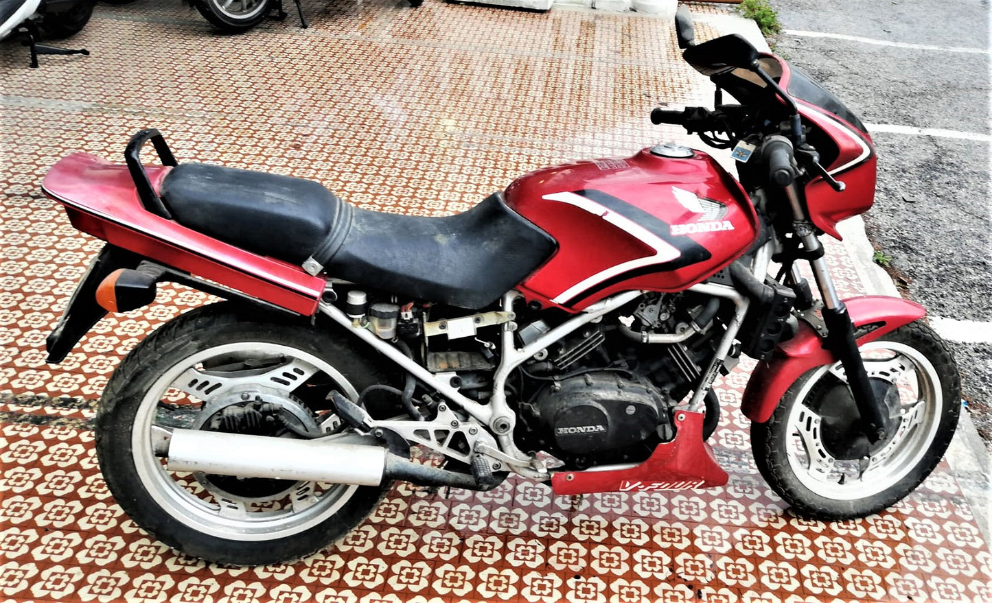 Honda VF400F Epoca del 1984