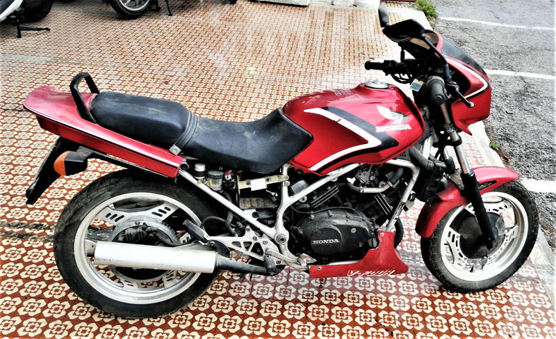 Honda VF400F Epoca del 1984