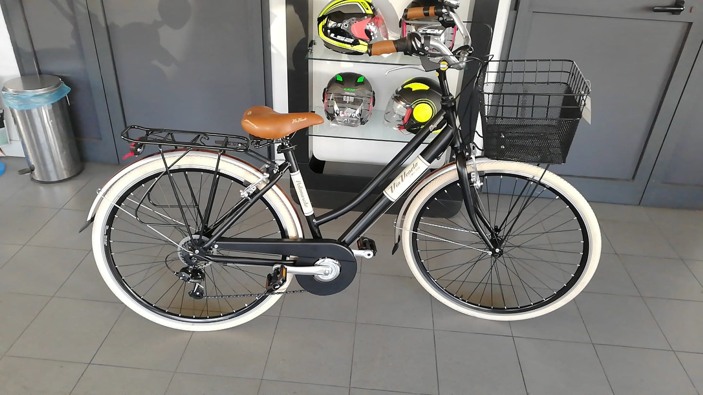Via Veneto Lady
