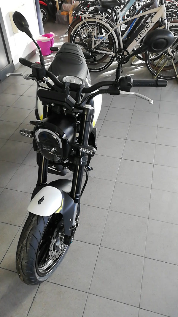 Benelli Leoncino 250